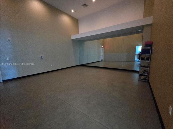 Undisclosed Address #A11888327, Aventura FL 33180
