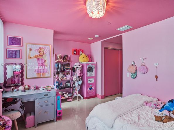 Undisclosed Address #A11888327, Aventura FL 33180