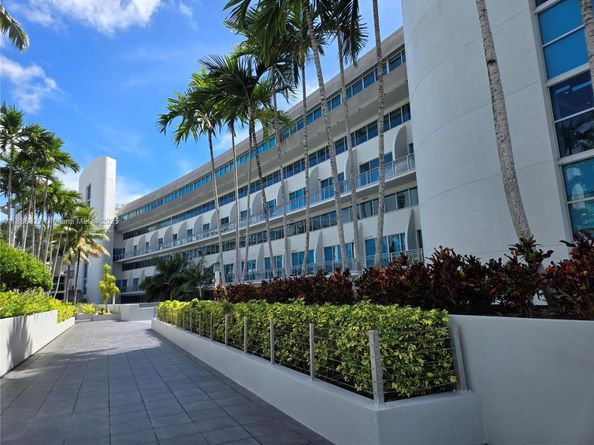 Undisclosed Address #A11888327, Aventura FL 33180