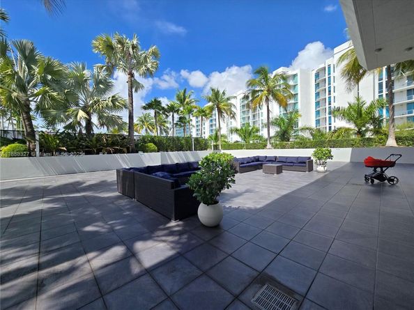 Undisclosed Address #A11888327, Aventura FL 33180