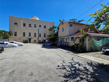 229 SW 17th Ct