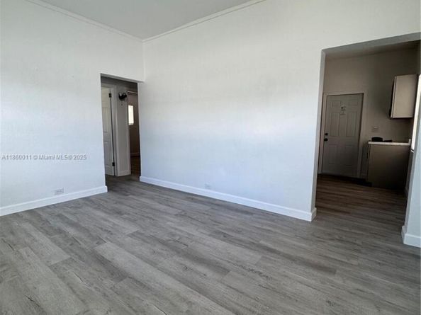 568 E 49th St, Hialeah FL 33013