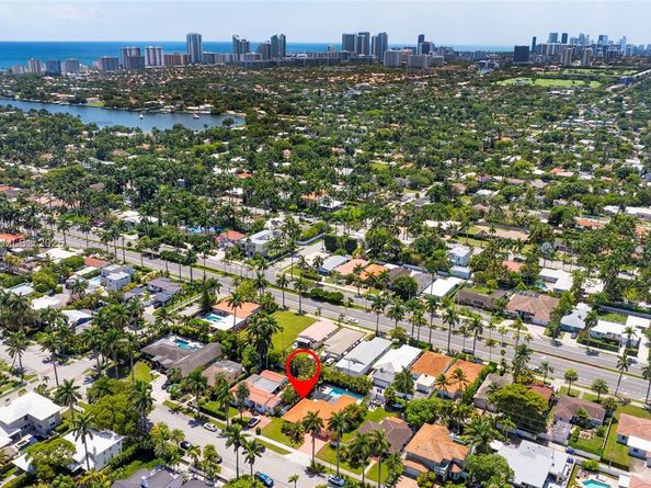 1426 Tyler St, Hollywood FL 33020