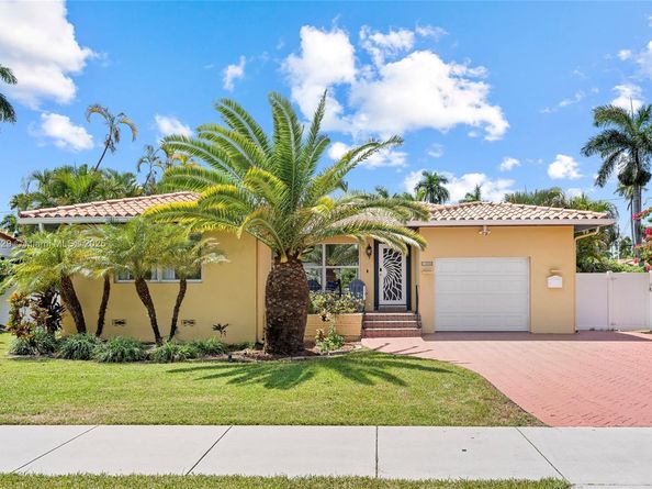 1426 Tyler St, Hollywood FL 33020