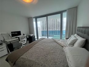 200 Biscayne Boulevard Way 3106, Miami FL 33131