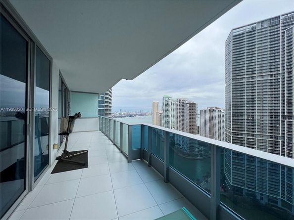 200 Biscayne Boulevard Way 3106, Miami FL 33131