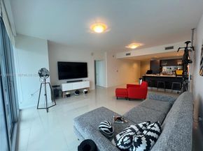 200 Biscayne Boulevard Way 3106, Miami FL 33131