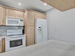 3665 NE 167th St 208, North Miami Beach FL 33160