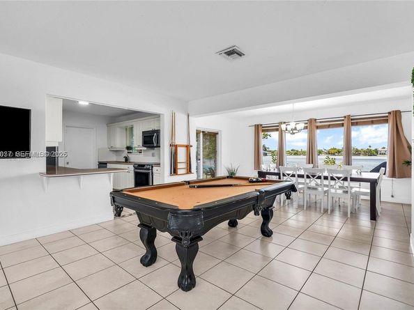 2501 NE 209th Ter, Miami FL 33180