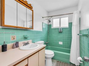 2501 NE 209th Ter, Miami FL 33180