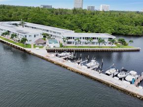 2700 NE 135th St 12, North Miami FL 33181