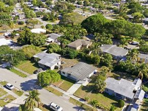 1400 NE 43rd Ct, Pompano Beach FL 33064