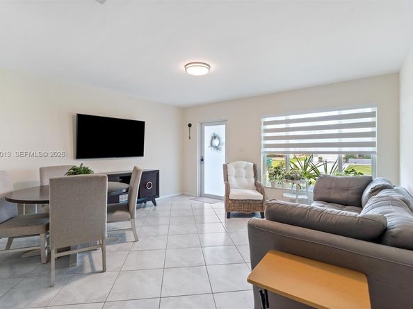 5713 NW 87th Ave, Tamarac FL 33321