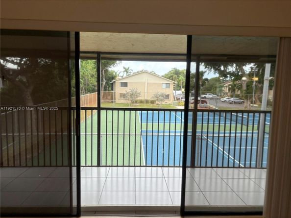 160 SE 7th St 405, Deerfield Beach FL 33441