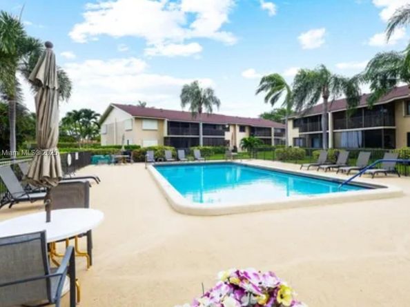 160 SE 7th St 405, Deerfield Beach FL 33441