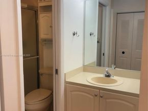 160 SE 7th St 405, Deerfield Beach FL 33441