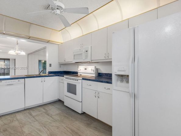 160 SE 7th St 405, Deerfield Beach FL 33441