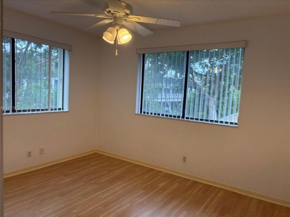 160 SE 7th St 405, Deerfield Beach FL 33441