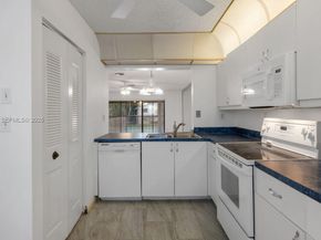 160 SE 7th St 405, Deerfield Beach FL 33441