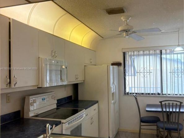 160 SE 7th St 405, Deerfield Beach FL 33441