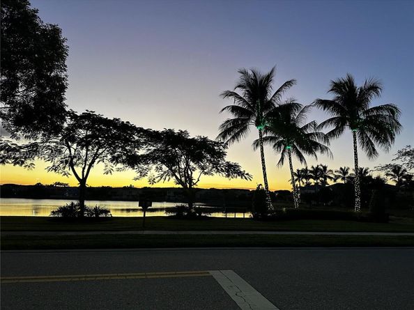 9741 Roche Pl, Wellington FL 33414