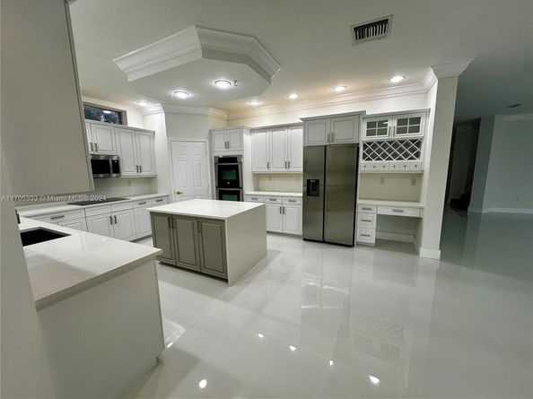 9741 Roche Pl, Wellington FL 33414