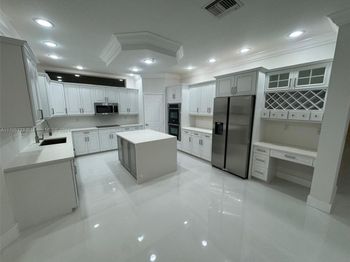 9741 Roche Pl