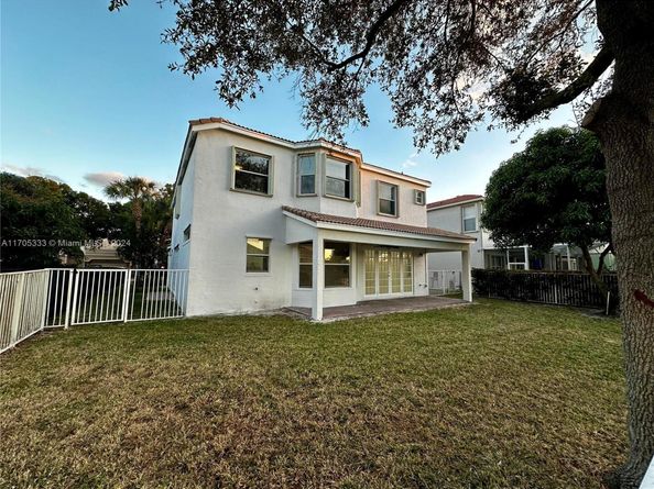 9741 Roche Pl, Wellington FL 33414