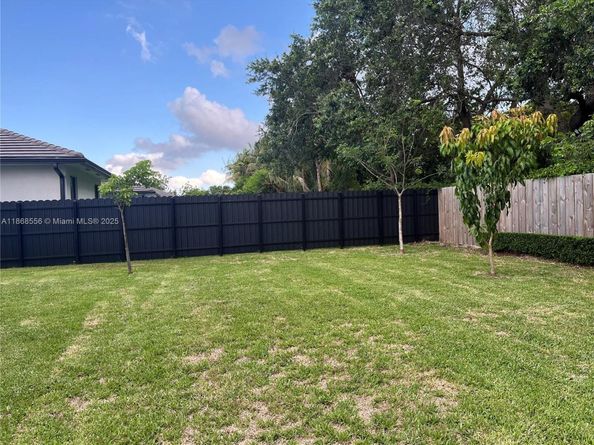 19410 SW 124th Ct, Miami FL 33177