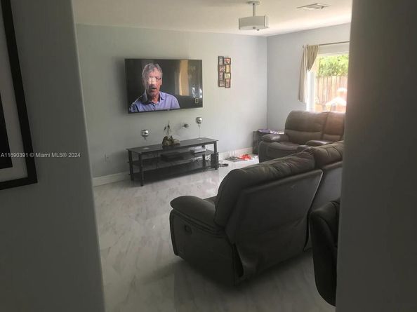 16546 SW 103rd Ln, Miami FL 33196