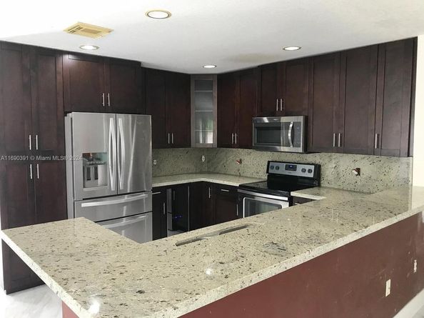 16546 SW 103rd Ln, Miami FL 33196