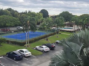 300 SW 130th Ter 413B, Pembroke Pines FL 33027