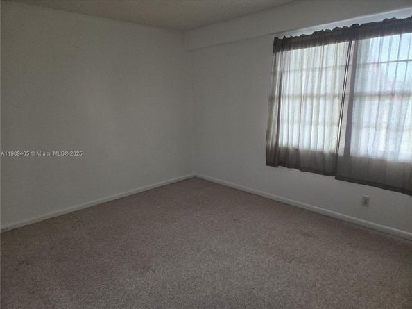 300 SW 130th Ter 413B, Pembroke Pines FL 33027