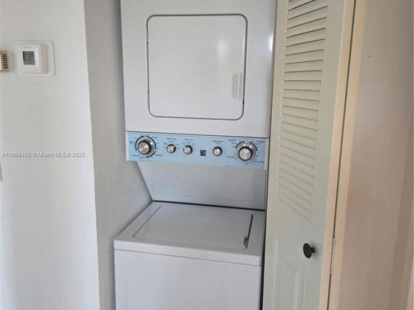 300 SW 130th Ter 413B, Pembroke Pines FL 33027