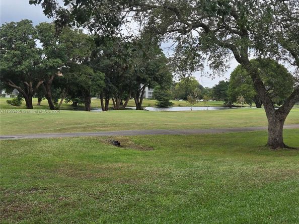 300 SW 130th Ter 413B, Pembroke Pines FL 33027