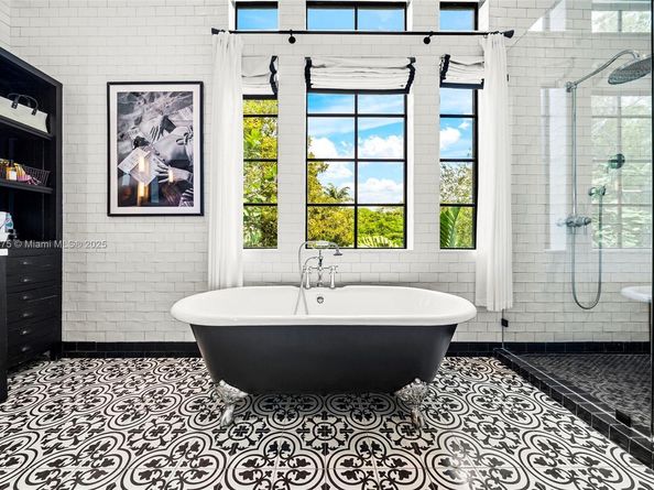 590 NE 59th St, Miami FL 33137