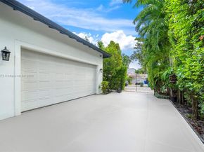 590 NE 59th St, Miami FL 33137