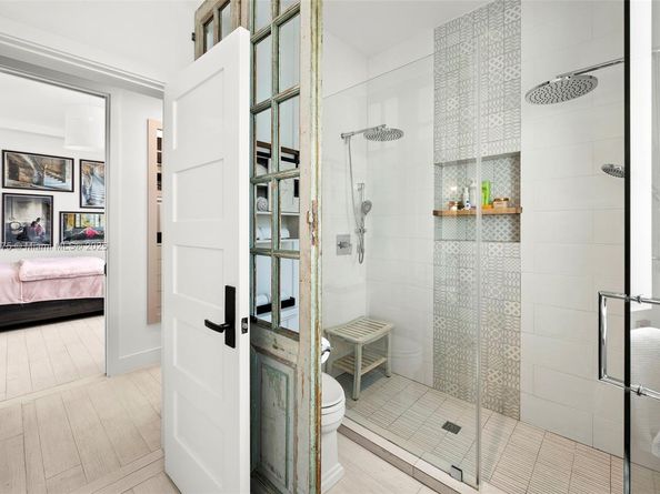 590 NE 59th St, Miami FL 33137