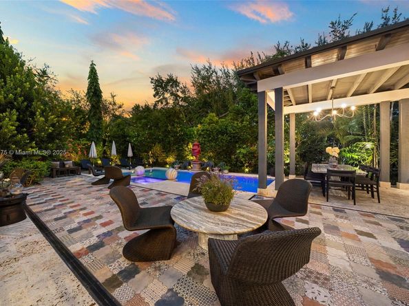 590 NE 59th St, Miami FL 33137