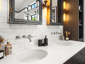 590 NE 59th St, Miami FL 33137