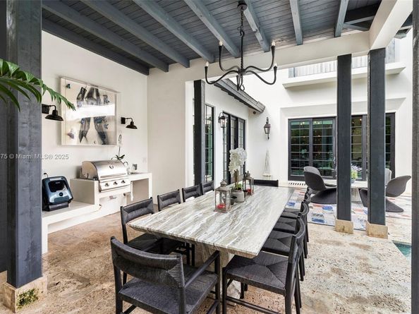 590 NE 59th St, Miami FL 33137