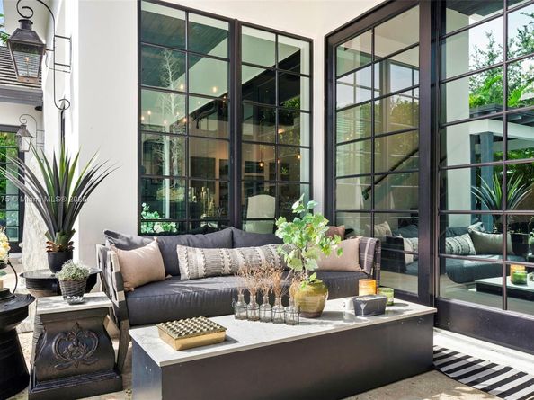 590 NE 59th St, Miami FL 33137