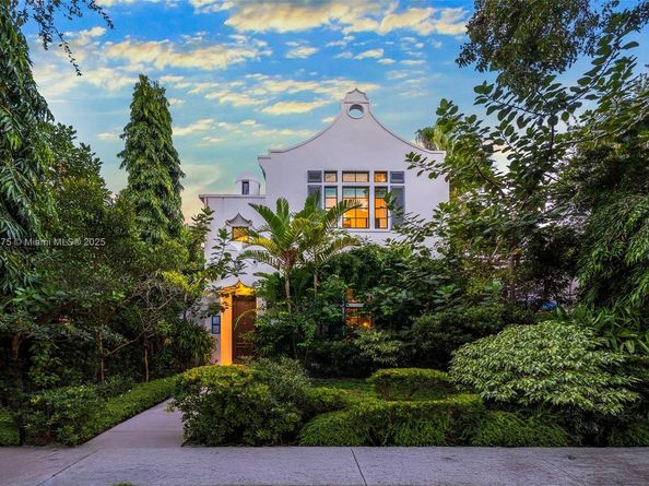 590 NE 59th St, Miami FL 33137