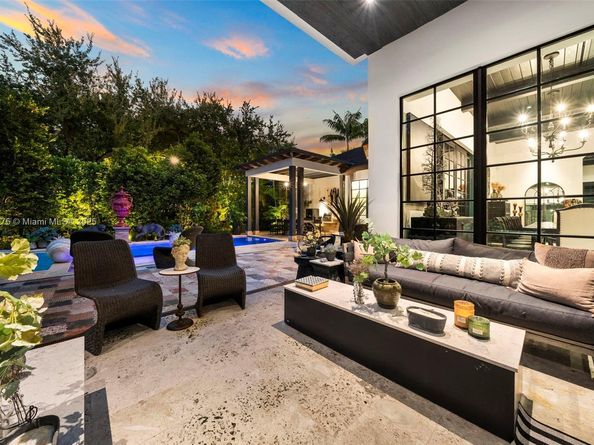 590 NE 59th St, Miami FL 33137