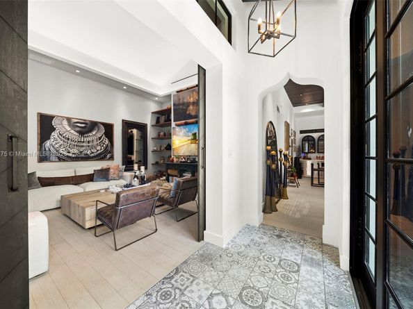 590 NE 59th St, Miami FL 33137