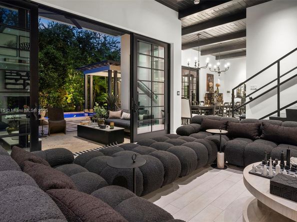 590 NE 59th St, Miami FL 33137