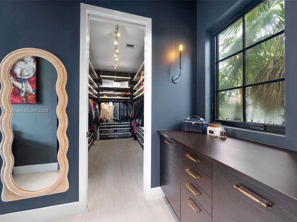 590 NE 59th St, Miami FL 33137