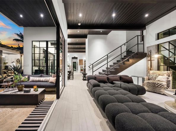 590 NE 59th St, Miami FL 33137