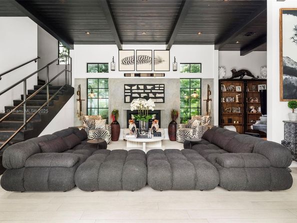 590 NE 59th St, Miami FL 33137