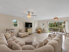 9800 Glacier Dr, Miramar FL 33025
